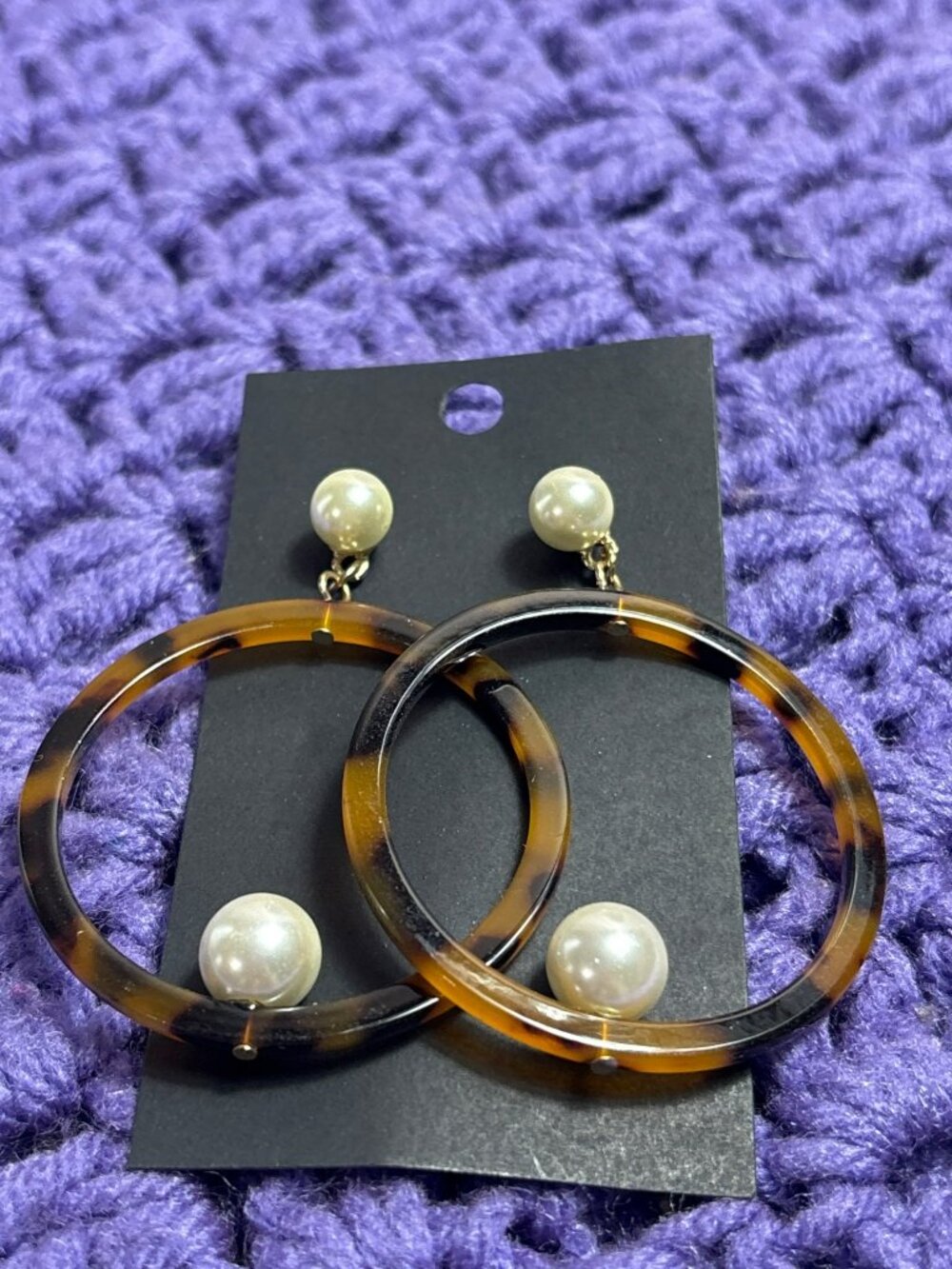 Acrylic Faux Tortoiseshell Dangle Hoop Earrings Faux Pearls Goldtone 2.25 inches